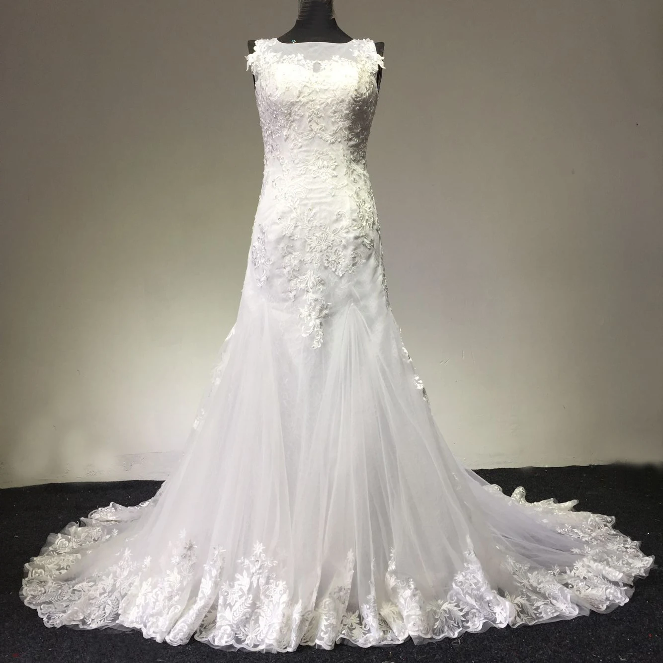 

Бесплатная доставка с О-образным вырезом, без рукавов, длина до пола, с длинным шлейфом, платье с аппликацией и бусинами из тюля Роскошные св...