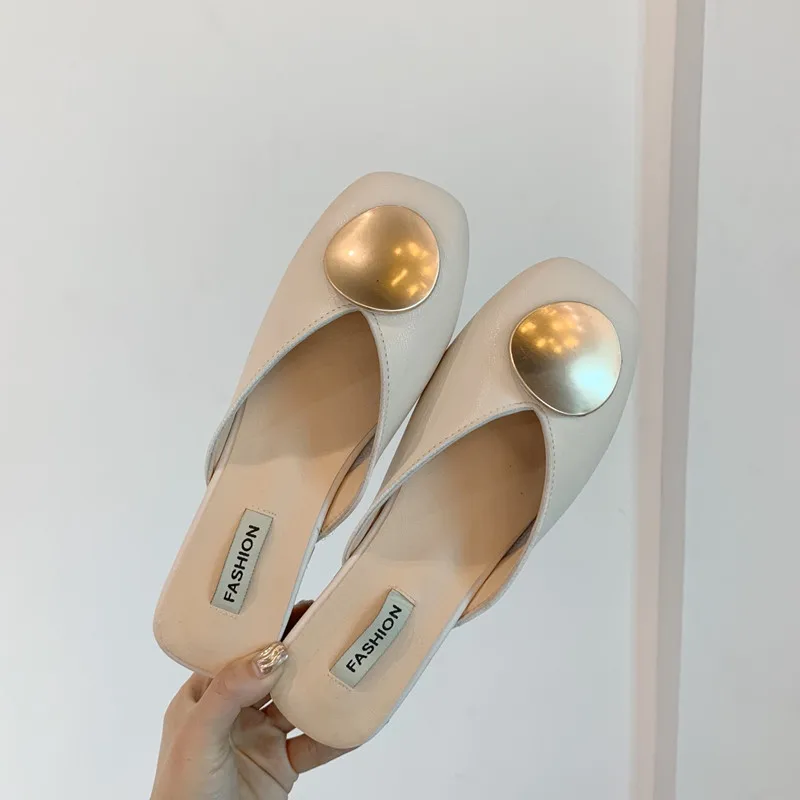 

2020 Brand Designer Women Slippers Slip on Mules Flat Heel Casual Shoes British Buckle Slides Wooden Block Heels Summer Footwear