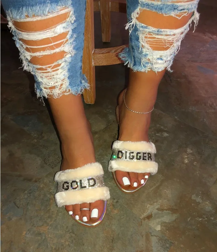 

Ladies Fashion Sexy Personality Open-toe Peeping Crystal Flat Sandals Large Slippers Summer Fashion Size 36-43 Summer Slipper