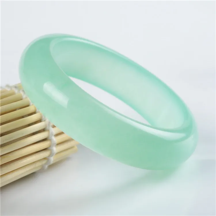 

Hot Selling Light Green Round Bangles Charm Jewellery Women's Hand-Carved Bracelet for Women Men Fashion Accessories 54-62mm