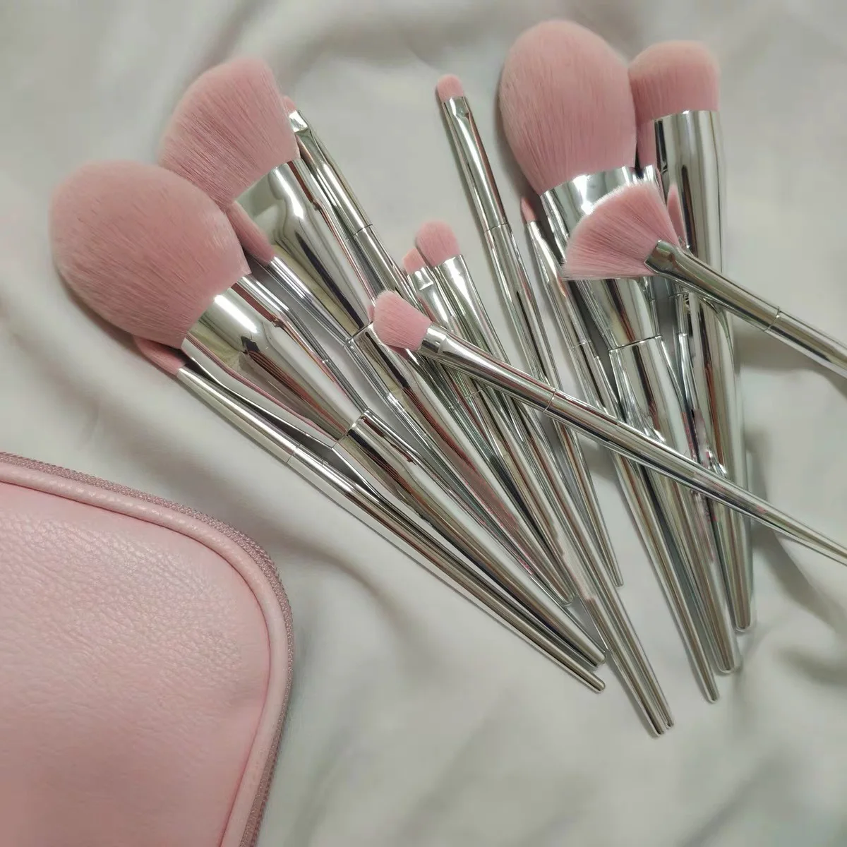 Хит продаж 8 шт. набор кистей для макияжа пудра румяна тени век консилер Кисть