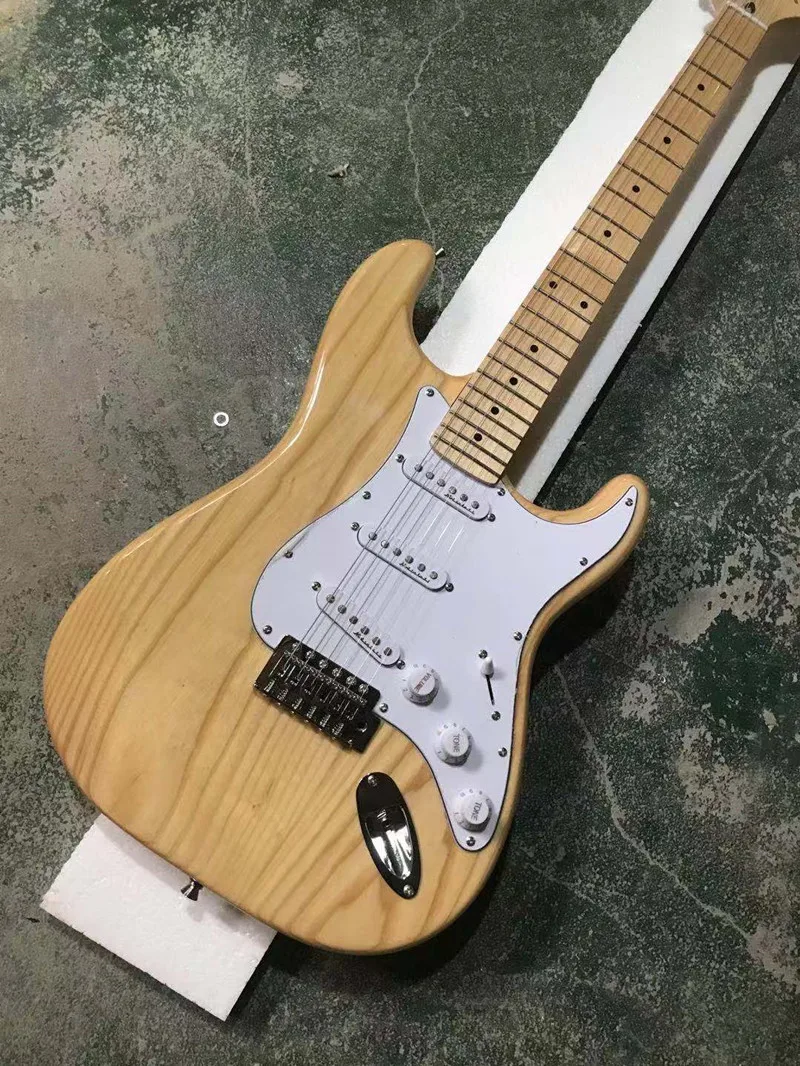 Завод экспортирует высокого качества 6 строка ST электрогитара серебристой