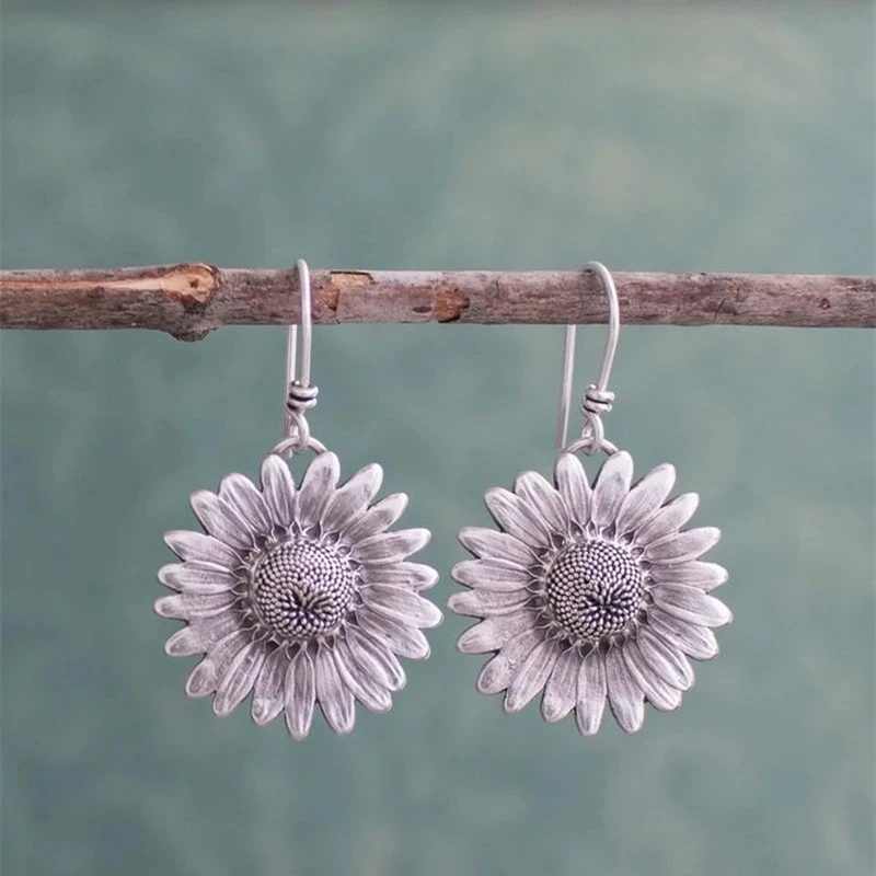 

2021 Fashion Trend Women Sunflower Earrings Hook Shaped Bohemian Earrings Wedding Jewelry Jewelry Girls Accessories Wholesale