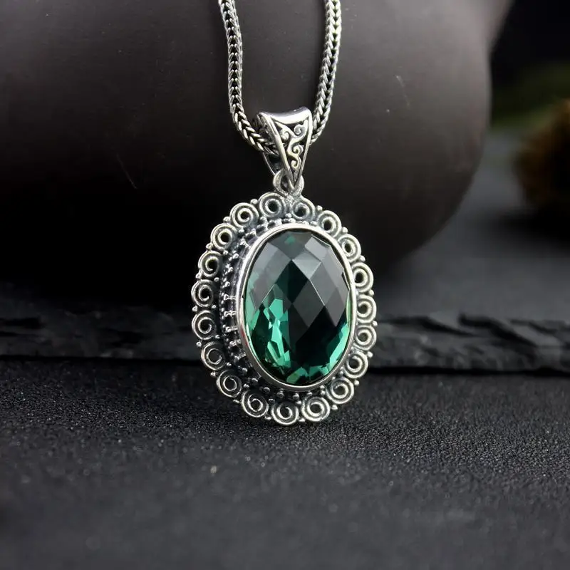 

S925 Sterling Silver Vintage Thai Silver Green Gemstone Pendant European and American Fashion Classy Women's Pendant Temperament