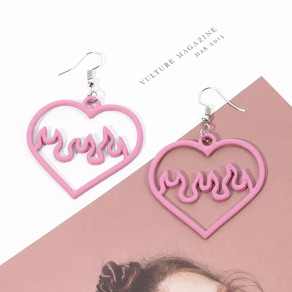 Крупные черные розовые серьги-подвески с большим персиковым сердцем крутые