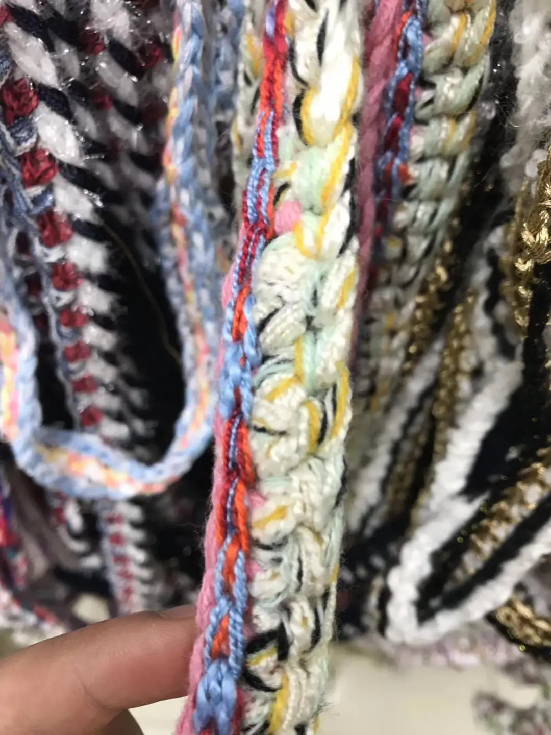 Тканые цвета знаменитого стиля кружева высококлассные аксессуары одежды