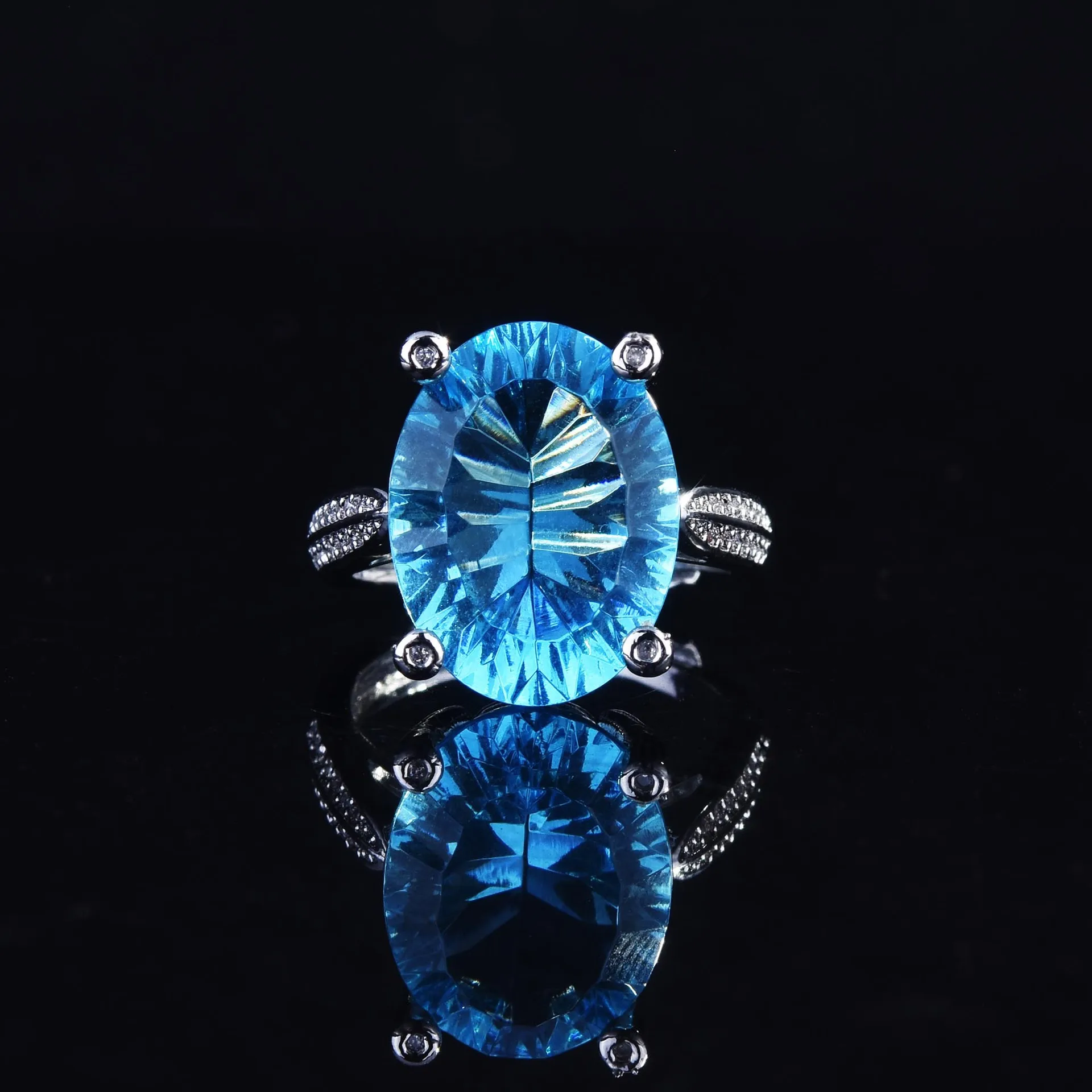 

Превосходный дизайн, новый набор зубцов с овальным синим кристаллом, изысканное и элегантное очаровательное женское регулируемое кольцо, о...