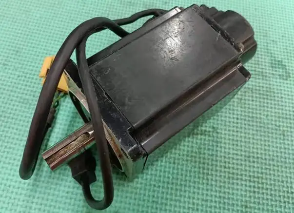 

GYS751DC2-T2A , servo motor ; used one, 85 % appearance new ; 3 months warranty , freely shipping