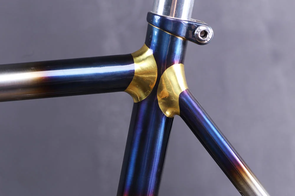 Индивидуальный ретро-велосипед с фиксацией для односкоростного хромированного