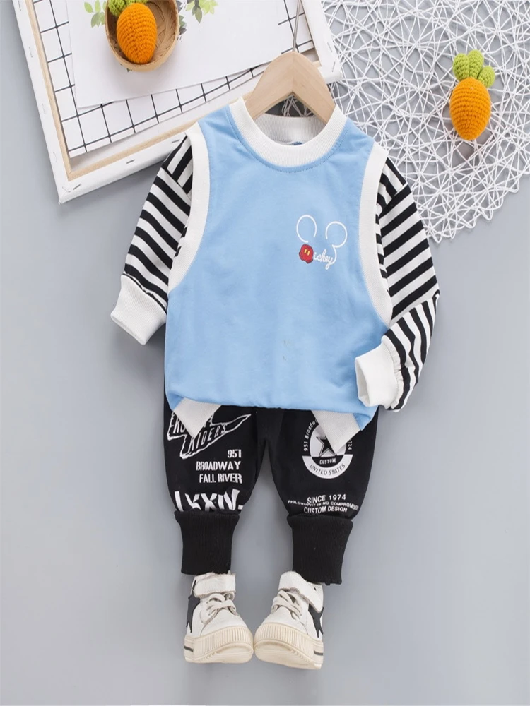 

Children's clothing package mail agency 2020 new Korean version of boys' Autumn striped Long Sleeve Sweater Hoodie fashion