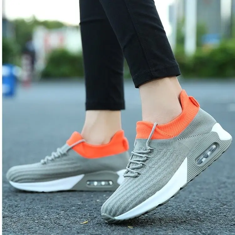 Женские модные кроссовки трендовые на толстой платформе разноцветная женская