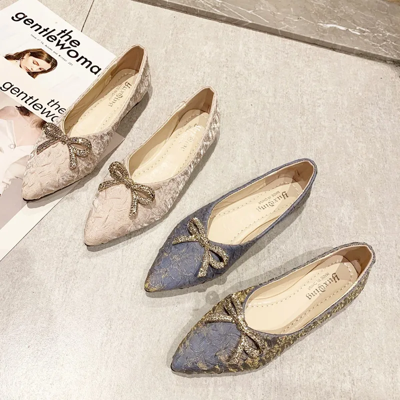 

Shoes Woman 2021 Crystal Female Footwear Casual Sneaker Bow-Knot Pointed Toe Soft Shallow Mouth Mixed Colors New Rhinestone Dres