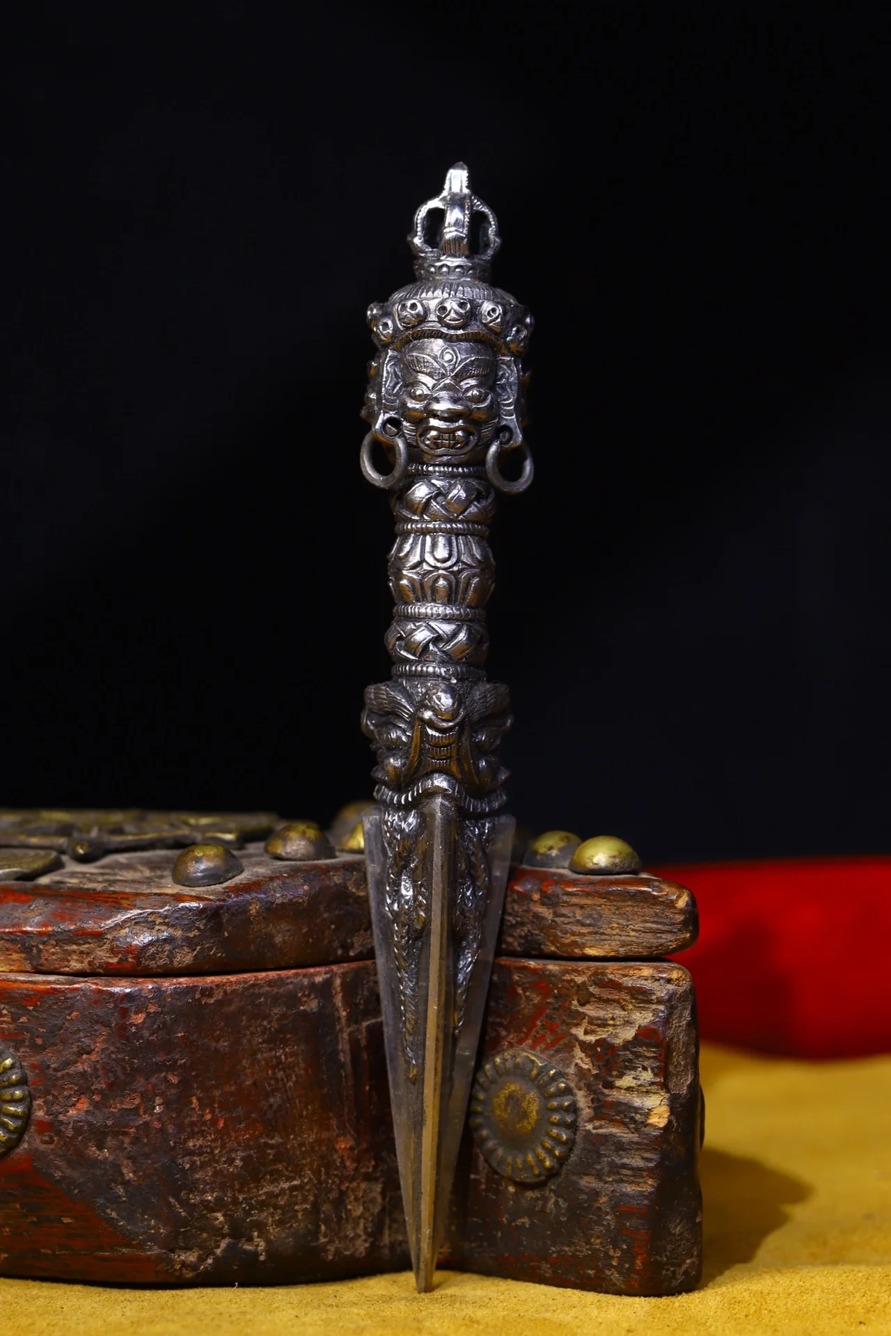 Коллекция тибетских храмов 6 дюймов старые трусики голова цинабара Махакала