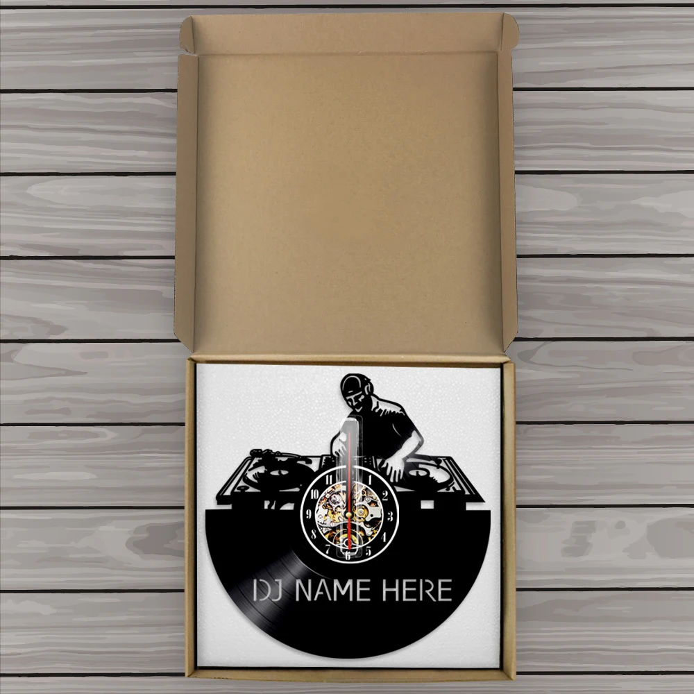 Пользовательские DJ название силуэт значок ди-Джея с резным узором часы в виде