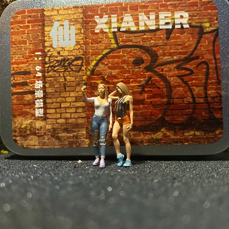 

Pre-sale 1:64 Scale Selfie Girl Doll Model Car Scene Set Character Doll Simulation Resin Figure Toy Vehicle Display Accessories