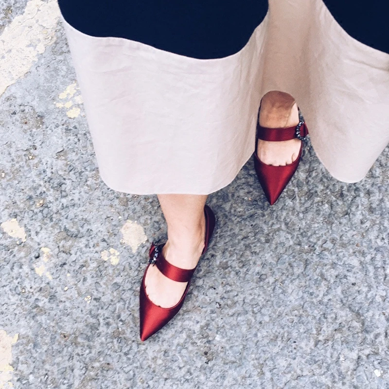 Женские туфли мэри джейн на плоской подошве элегантные шелковые лоферы с острым