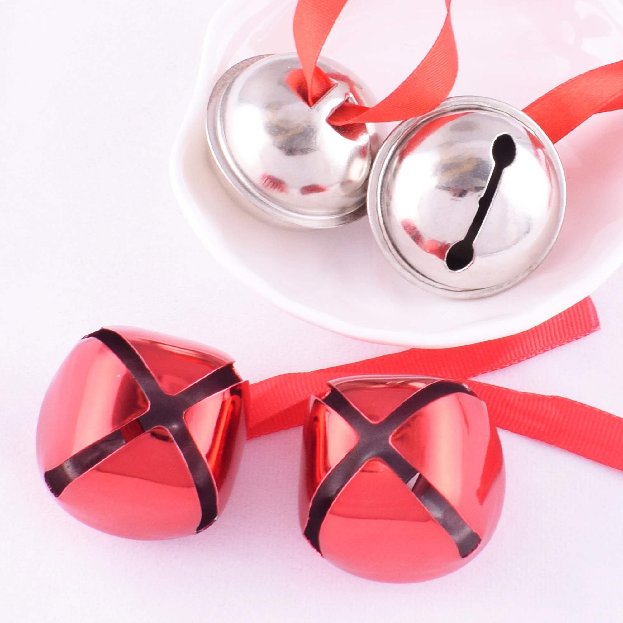 

Jumbo Christmas Jingle Bells Big Craft Bells With Red Rope Charms DIY Bell Jewelry Making Bell for Holiday Home Wedding 10/6PCS