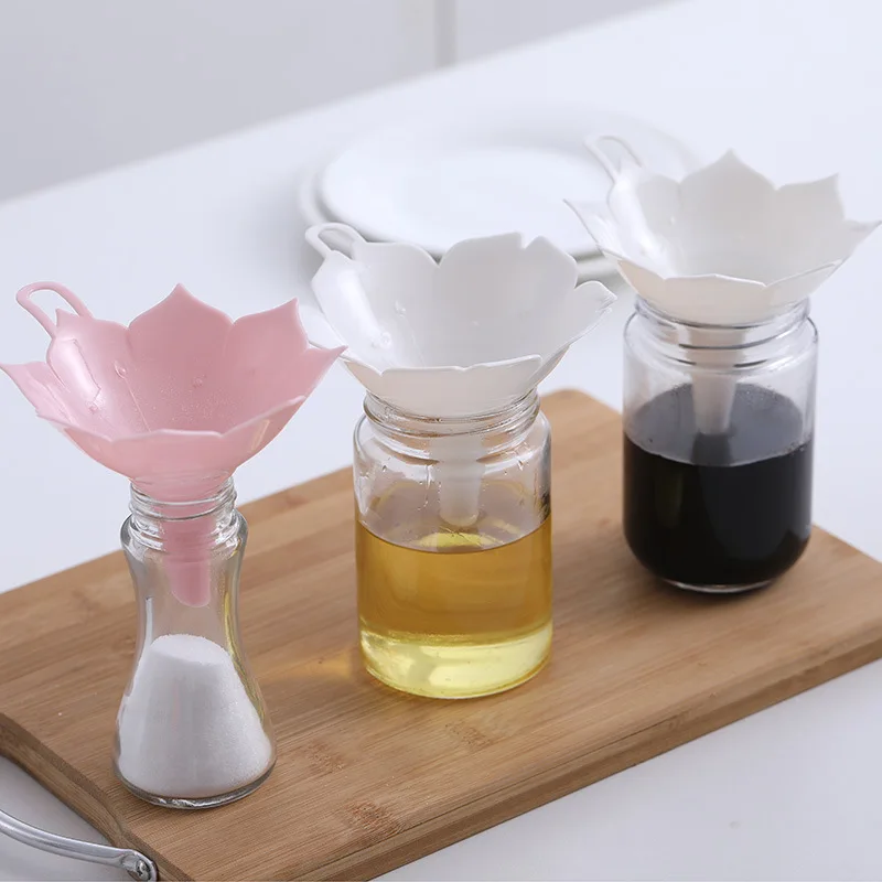 

2pcs/set Kitchen Funnels Cherry Blossom Style Funnel Olive Oil Condiments Spice Liquid Powder Dispenser Tool Kitchen Accessories