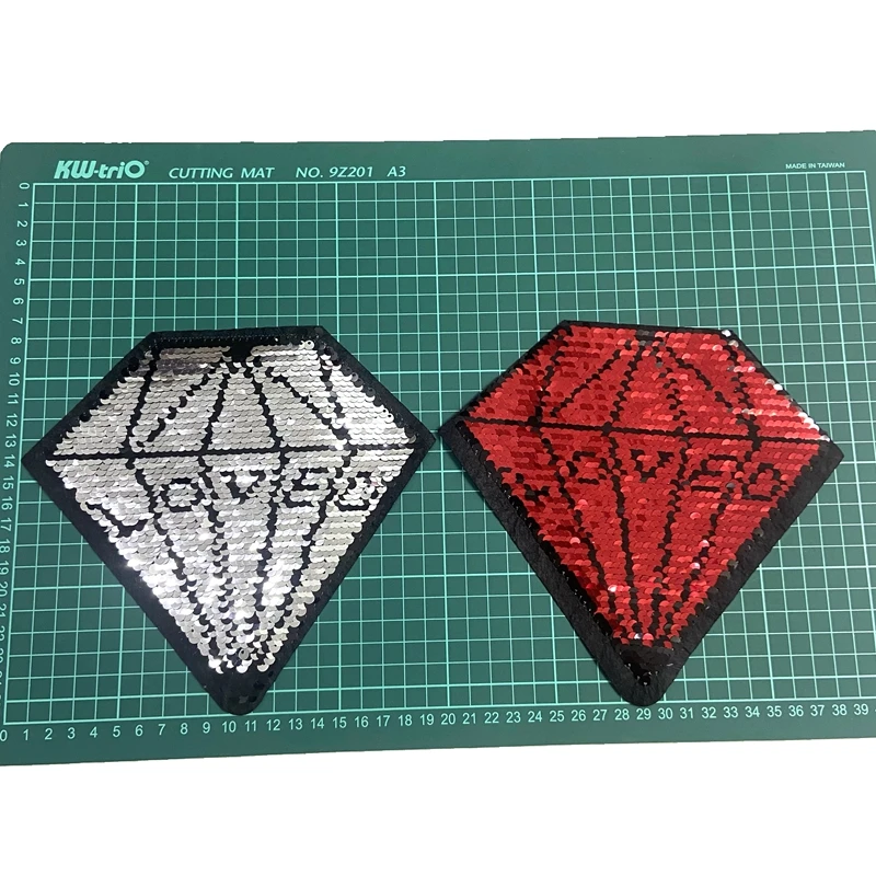 

Reversiable Red White Sequins Diamond Iron On Patch Naszywki Na Ubrania Badge Stikers Clothing Decoration Applique Label Kids