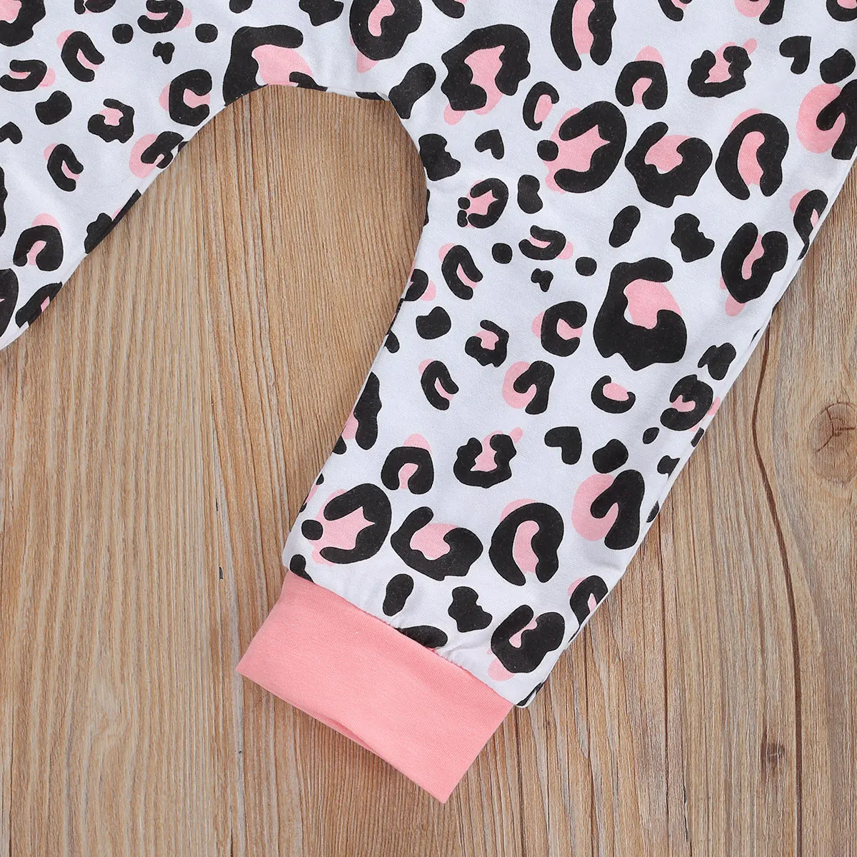 Детский спортивный костюм топ с капюшоном и штаны леопардовым принтом |