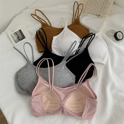 

Бюстгальтер женский, с перекрестными лямками на спине