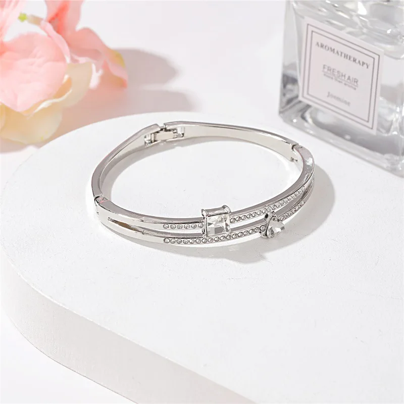 

QW Japanese and Korean personality small fresh double diamond bracelet sweet simple square triangle splice zirconium bracelet