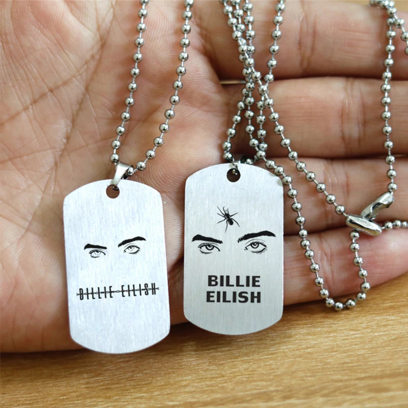 Европейский и американский рэпер Billie Eilish из нержавеющей стали уличная съемка