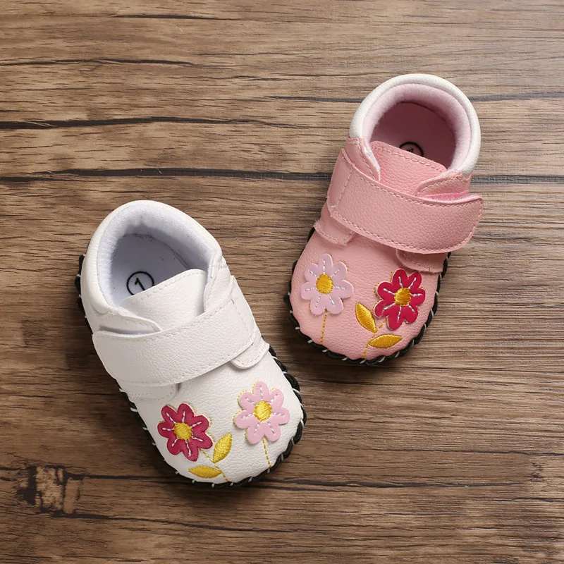 Цветочные пинетки весенняя обувь из искусственной кожи с мягкой подошвой