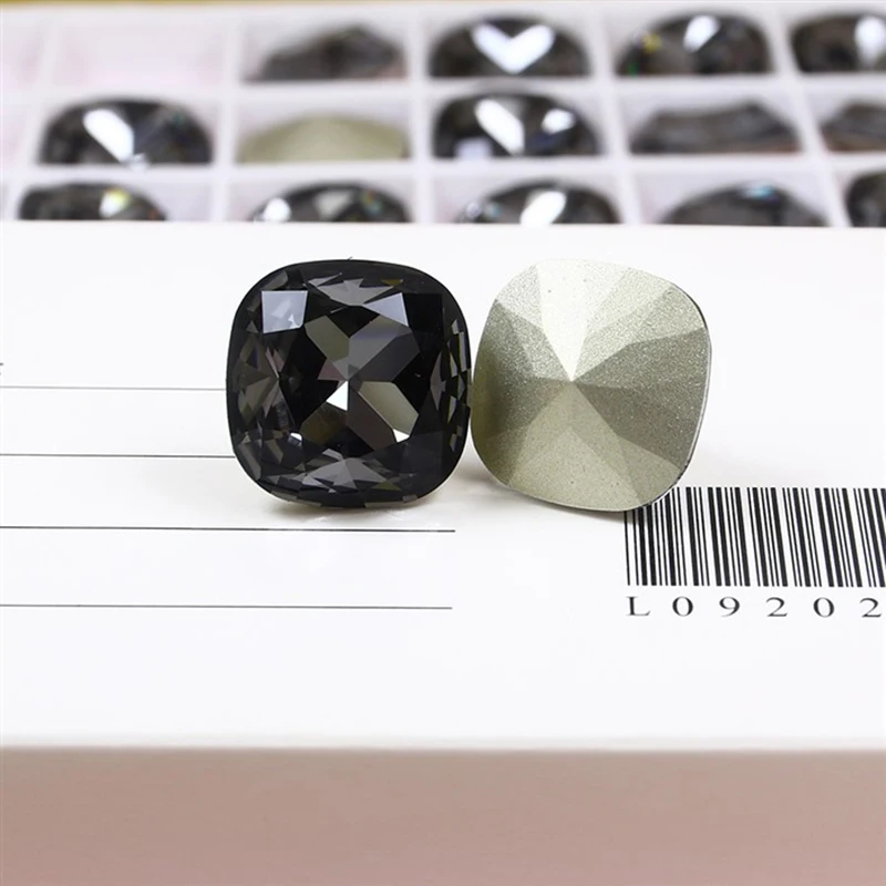 Кристаллический опал K9 10 мм квадратный 30 шт. заостренный на тыльной стороне