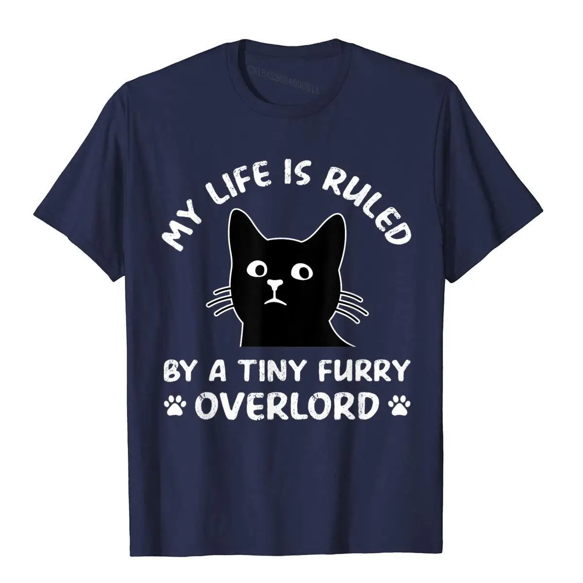 Моя жизнь управляется крошечной пушистой забавной кошкой Винтажная Футболка