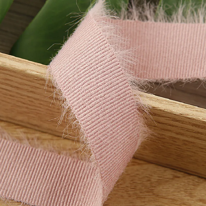 Корсажная лента с потертостями необработанные края объемный рулон 25 мм 38