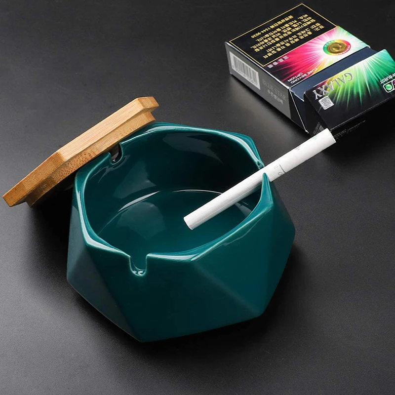 

Ceramic Ashtrays with Lids Gift Gift for Boyfriend Portable Creative Ashtray for Living Room Office Outdoor Mini Ashtray