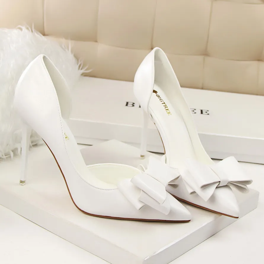 

Marlisasa Women Cute High Quality Patent Leather Slip on High Heels for Party Ladies White Stiletto Dame Talons Hauts H2797