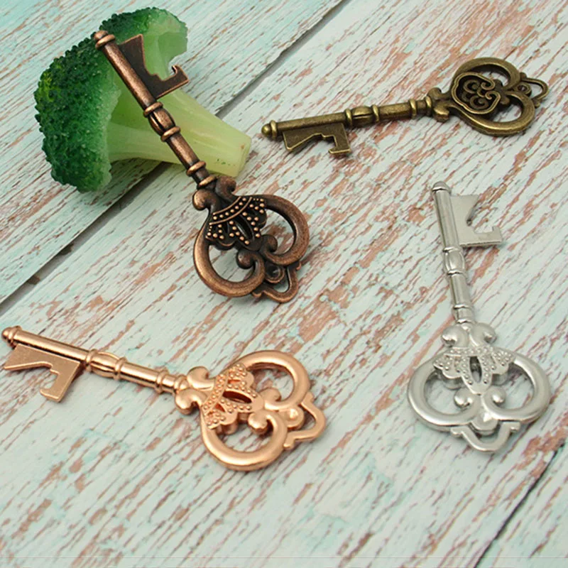 

European and American Creative Retro Crown Beer Bottle Opener Key Chain Small and Portable Home Bar Party Lid Opening Tool