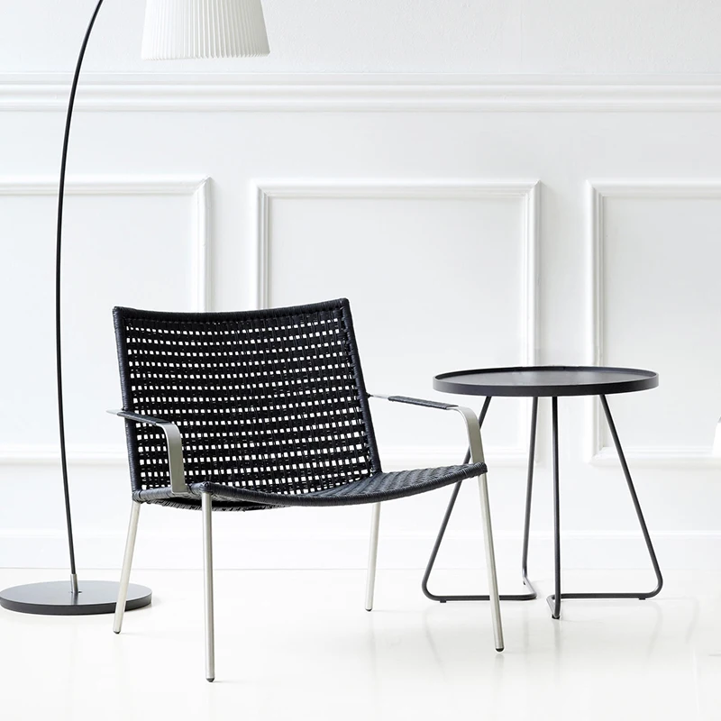 Дизайн ощущение кровати край несколько железных уголков простых современных