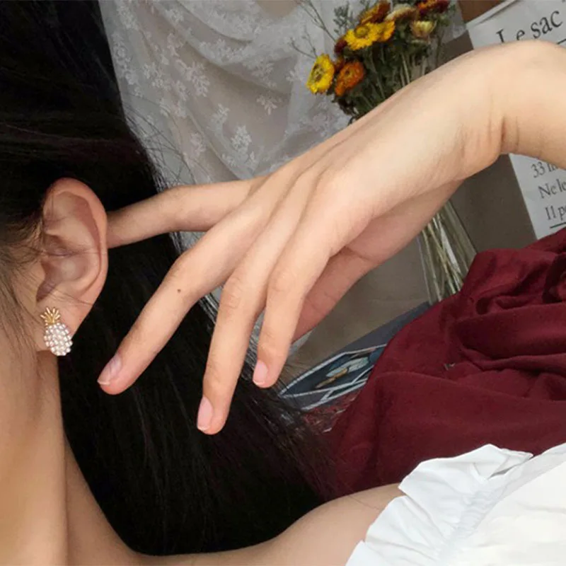 

Pineapple pearl earrings French retro simple earrings small and cute super fairy all-match earrings women's sandals 2021earring