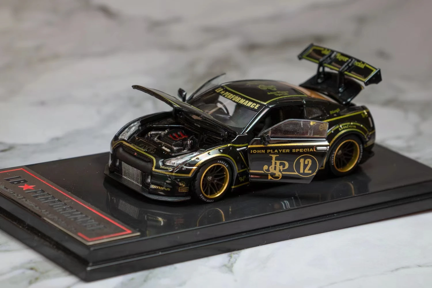 

Коллекция 1/64 года, черно-золотые модели автомобилей LB GTR R35, литые модели автомобилей OLDTIME LB, широкий корпус из сплава, полностью открытые
