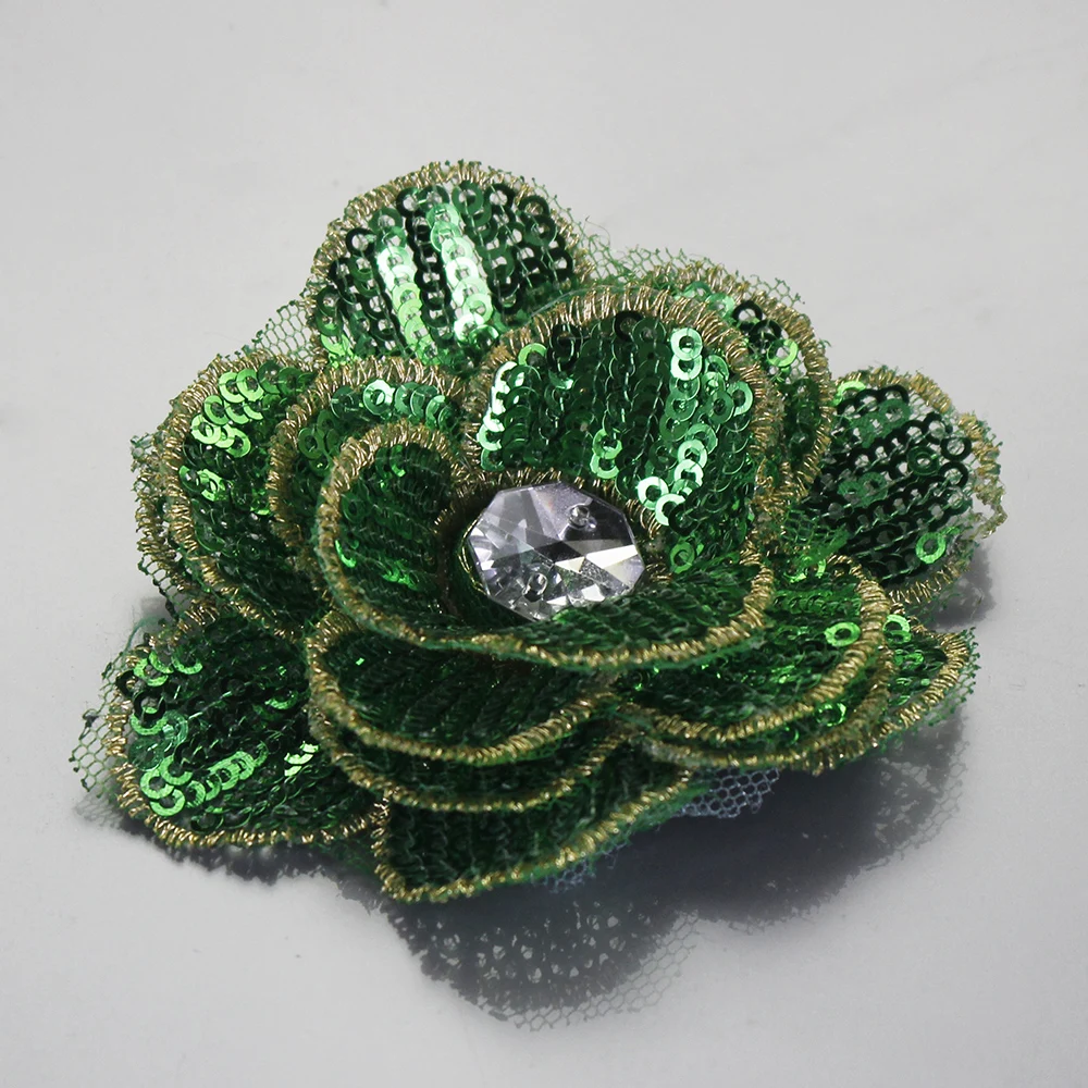 Аппликация для одежды с вышитыми цветами и бисером B273