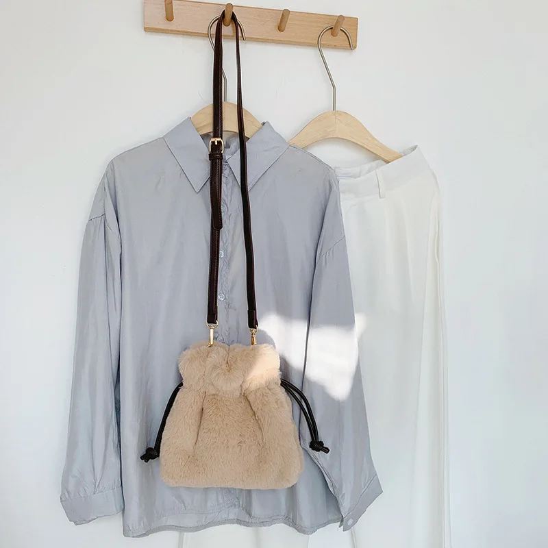 Роскошные женские плюшевые сумки ведра на осень и зиму через плечо мессенджеры