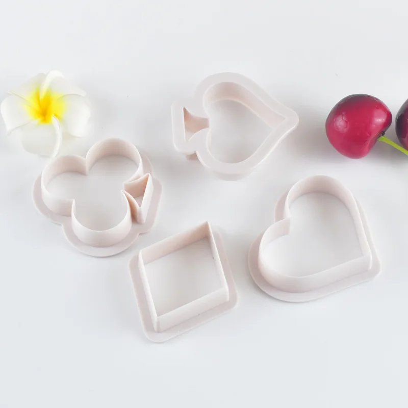 

New Product 4pcs Poker Mold Cookie Clay Cutting Mold Set Fondant Cake Plastic Baking Decoration Tool