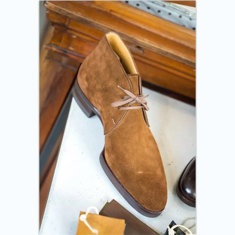 

2021 New Men Fashion Trend All-match Dress Shoes Handmade Faux Suede Leather Retro Lace-up Classic Ankle Chukka Boots KG584
