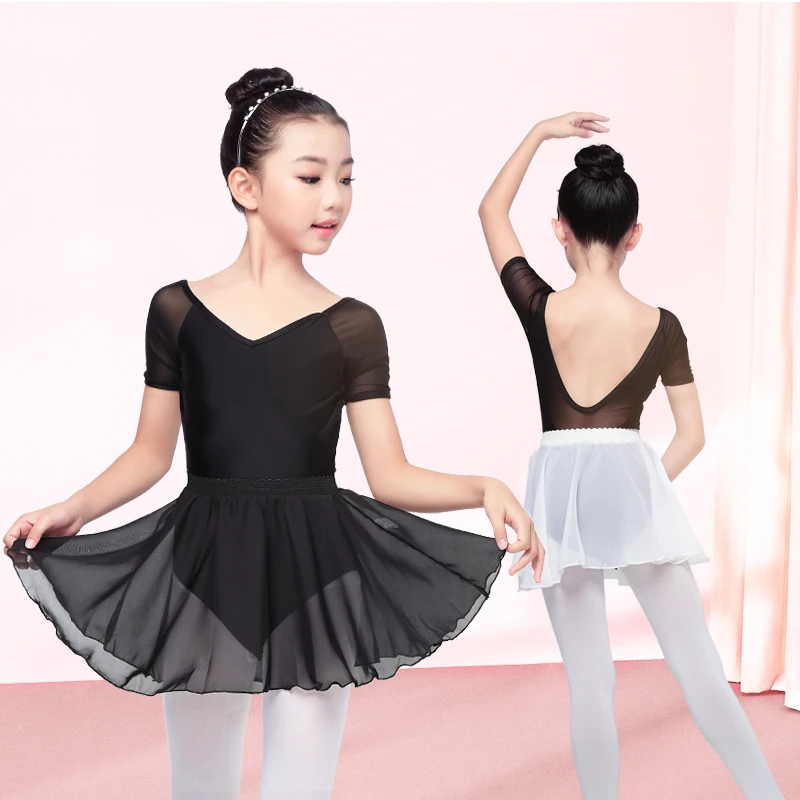 

2021 NEW Ballet was wearing a girl's body. Ballet was wearing a girl's black dress. Ballet was wearing a black dress.
