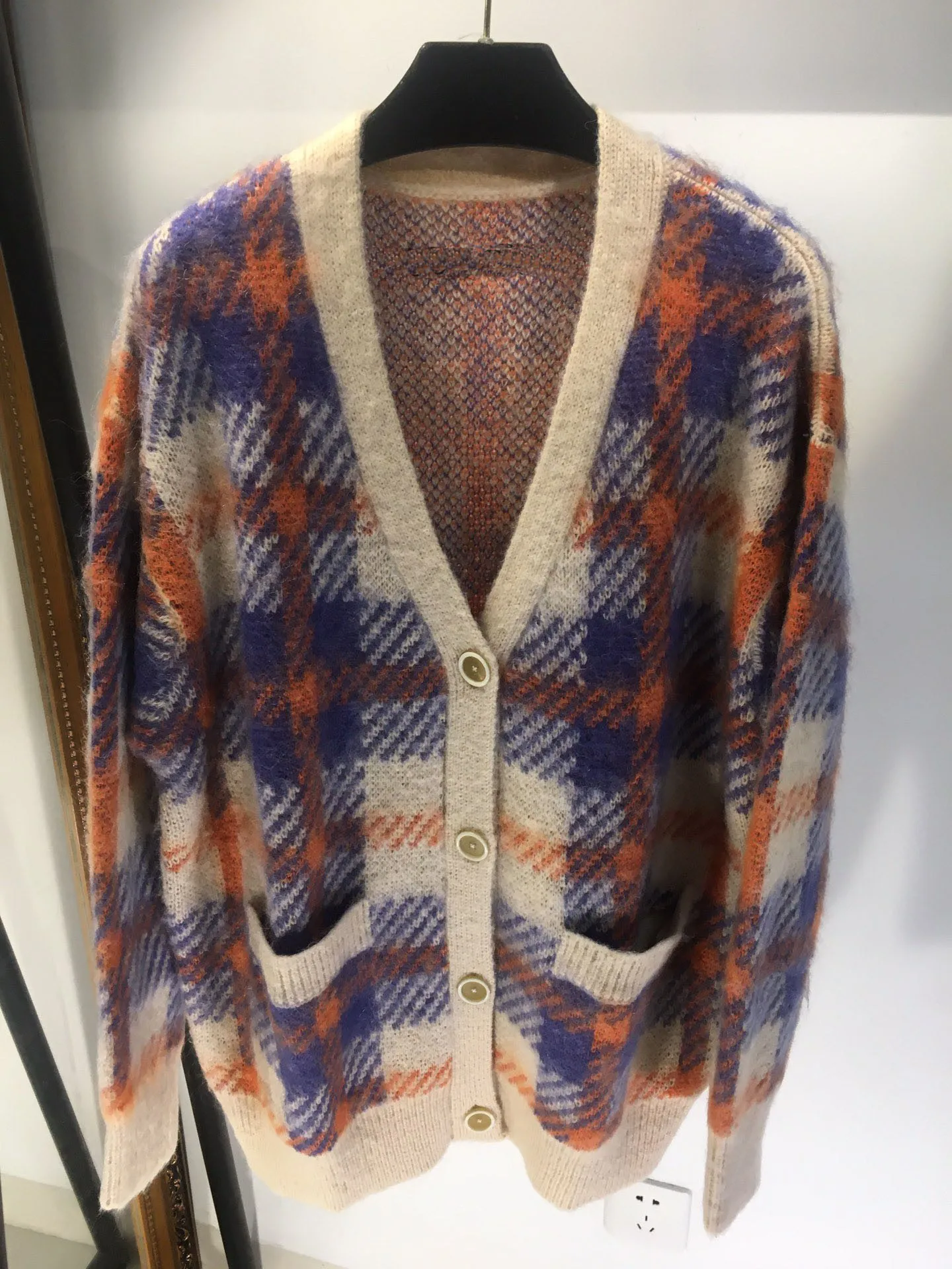 

2021 new women fashion long-sleeved sexy check V-neck mohair cardigan 0909