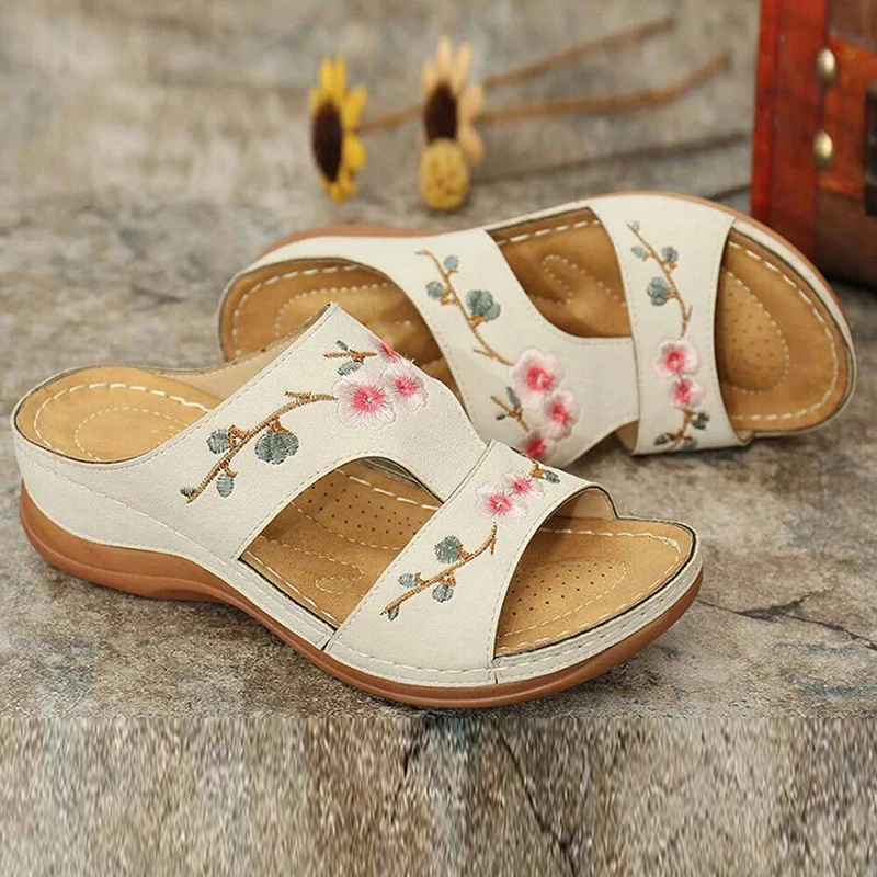 

2021 Summer New Slippers Large Size Adult Wedge Heel European American Fashion Solid Color Breathable One-Line Viscose Slippers