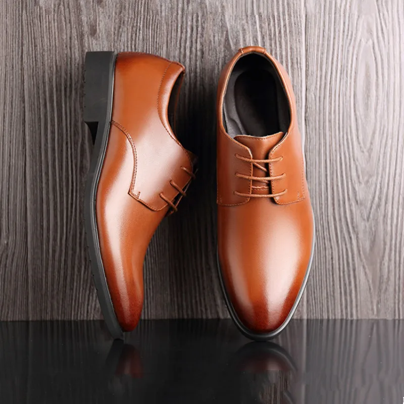Мужская деловая модельная обувь из спилка Новинка весны 2020 года кожаная в