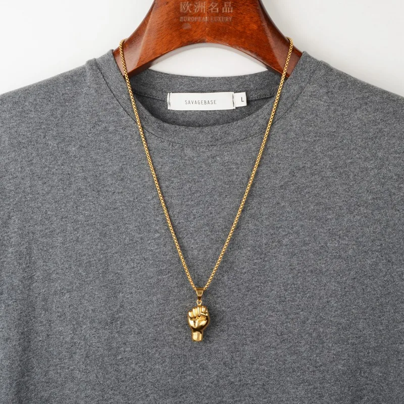 

Fashion Golden Fist Hand Pendant Necklace Hip Hop Stainless Steel Chain Snake Chain Gold Cool Fitness Bodybuilding Necklace Men