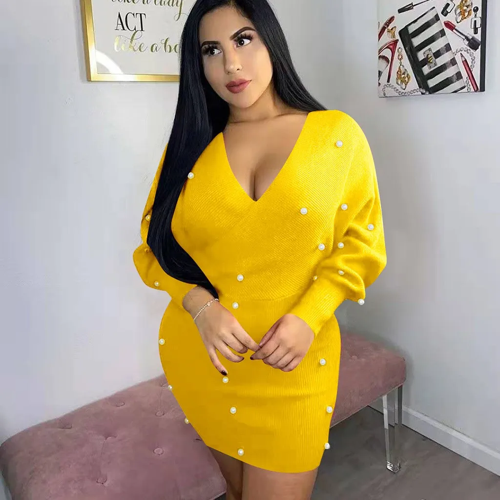 Женское облегающее платье с длинным рукавом и глубоким v-образным вырезом черное