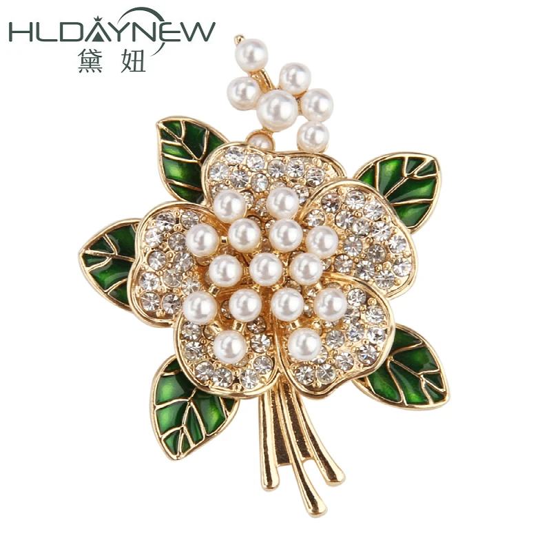 

Leaf Pearls Crystals Flower Brooches For Women Gold Color Palace Vintage Baroque Ornaments Sweater Suit Dress Accessories Pins