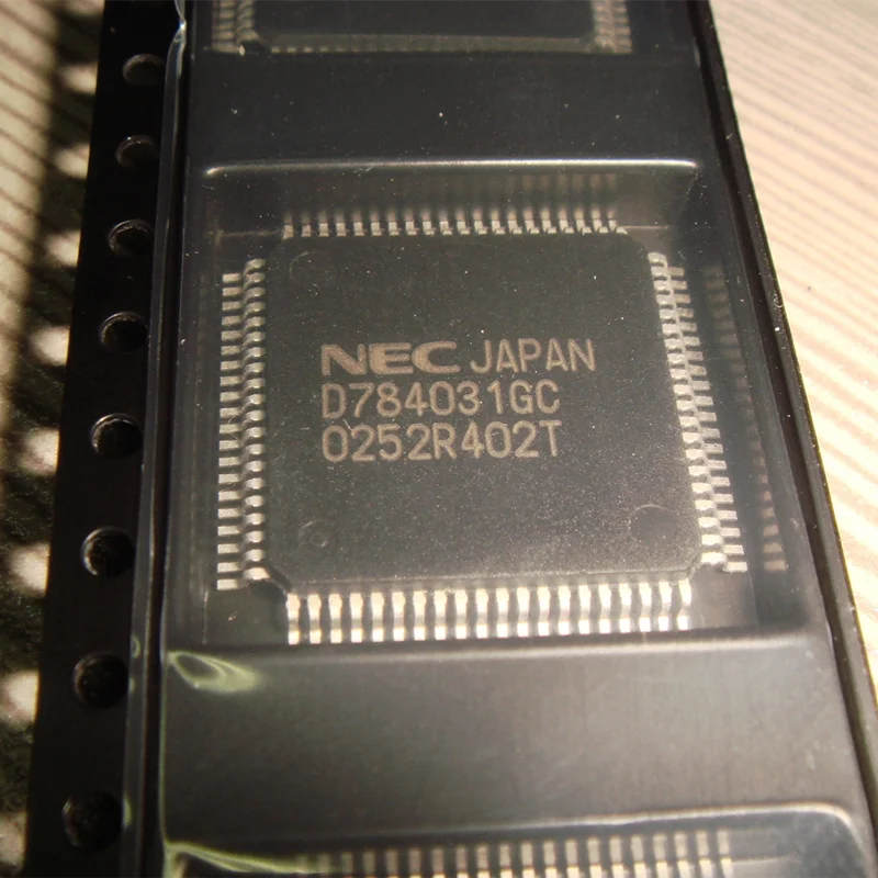 

1pcs/Lot UPD784031GC D784031GC QFP-80