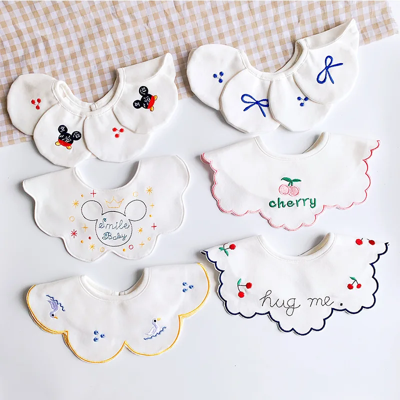 

INS Korean Autumn New Embroidery Baby Bib Cotton Baby Saliva Towel Burp Cloths Round Petal Rice Feeding Pocket 0-2T bavoir bébé